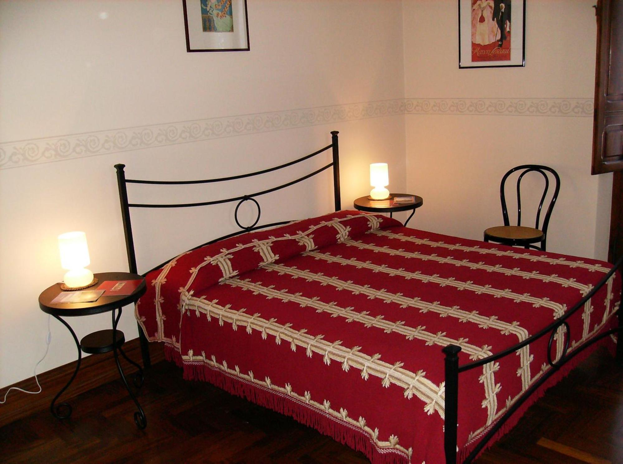 B&B Santa Chiara ซุลโมนา ภายนอก รูปภาพ