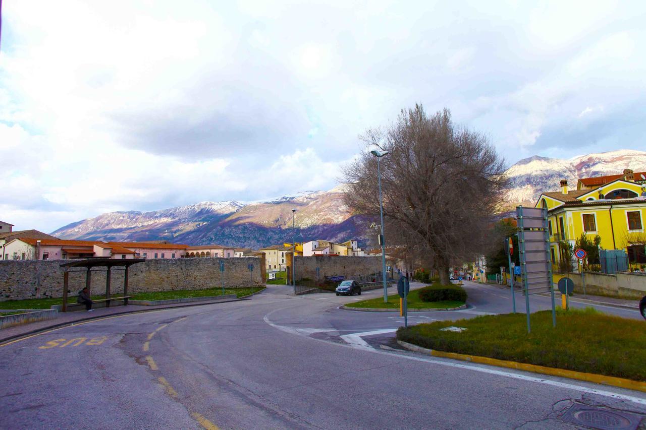 B&B Santa Chiara ซุลโมนา ภายนอก รูปภาพ